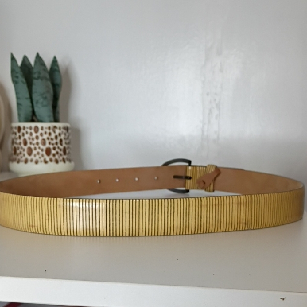 Giorgio Armani Vintage Gold Toned Women's Belt Size 44 - Picture 7 of 12